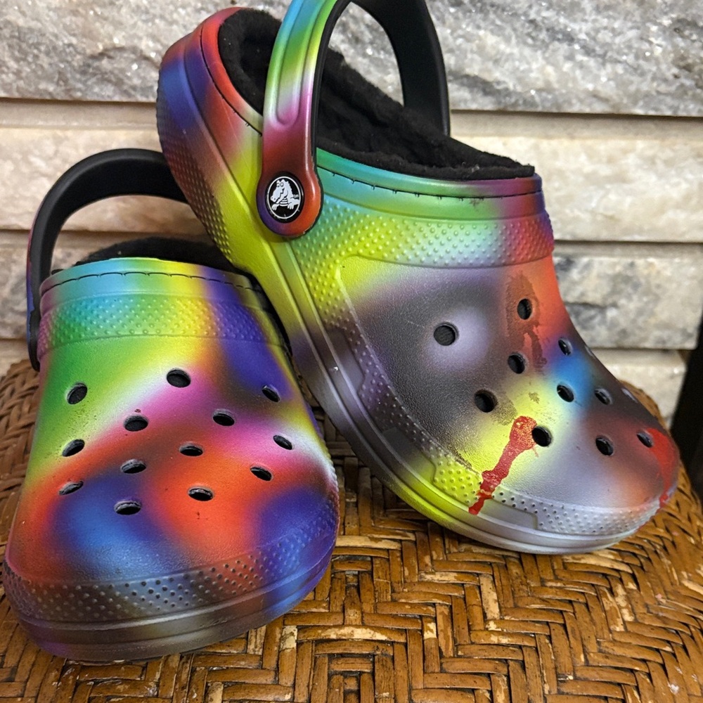 CROCS Kids Rainbow Gradient Clog with Black Fleece Lining